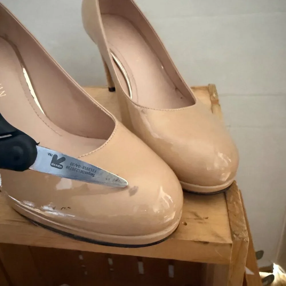 Stuart Weitzman Size 9M Nude Beige Patent Leather Round Toe Stiletto Heel Pumps - Picture 11 of 16